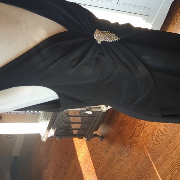 Cachet Gown Black Plunging v neck long Flowy evening gown rhinestone drop Sz 12 - Picture 5 of 9